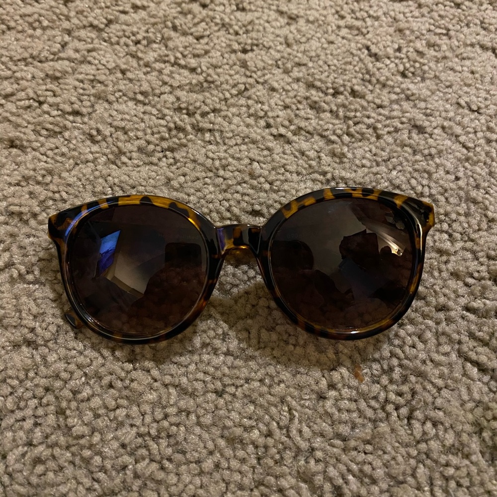 Round Tortoise Shell Sunglasses